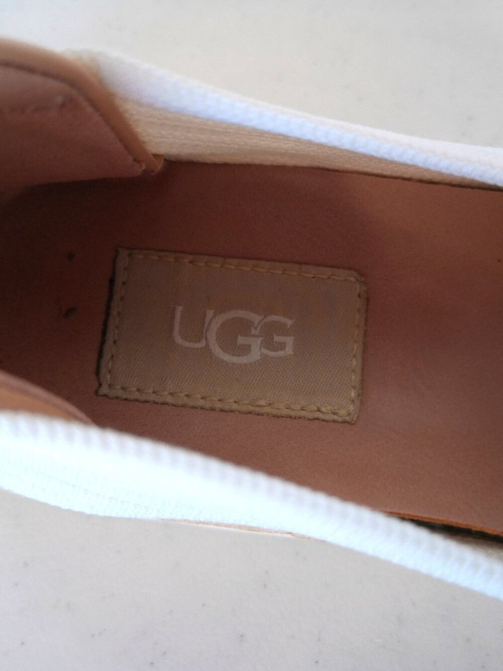 UGG Sammy Ribbed Knit Sneakers Size 8 White & Tan - Picture 11 of 12